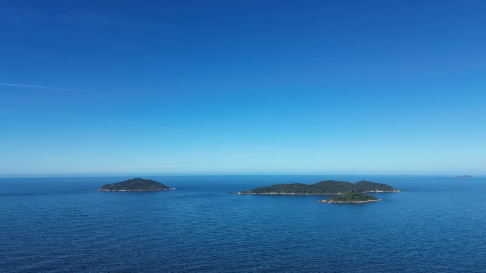 Três Irmãs islands off the coast of southern Florianópolis